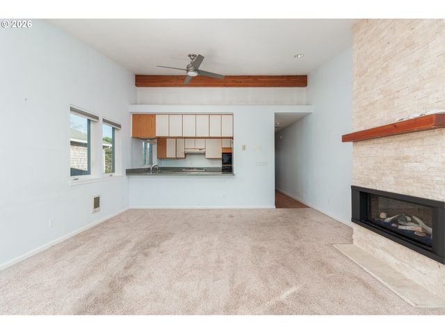 420 Sw COAST Ave, Depoe Bay, OR 97341