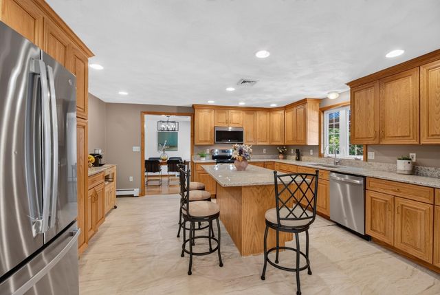 41 Buckingham Drive, Billerica, MA 01821
