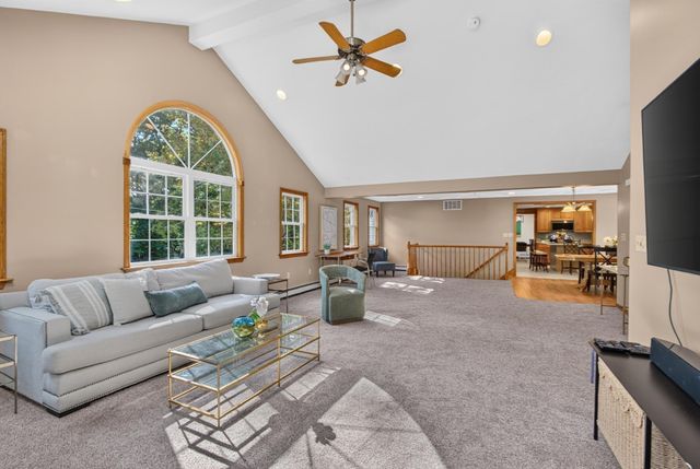 41 Buckingham Drive, Billerica, MA 01821