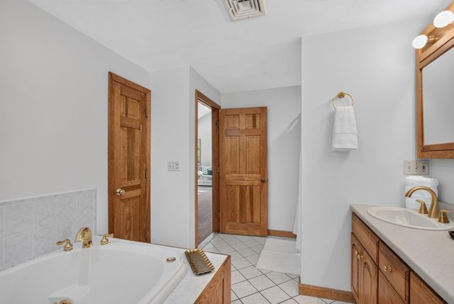 41 Buckingham Drive, Billerica, MA 01821