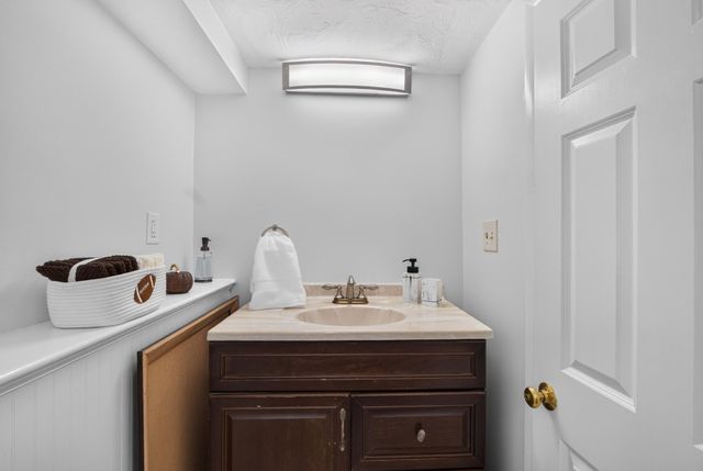 41 Buckingham Drive, Billerica, MA 01821