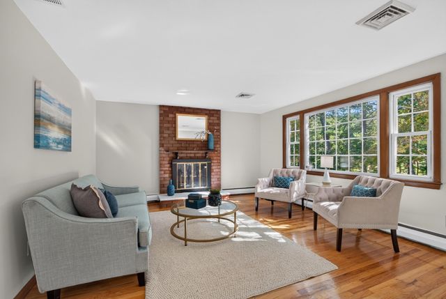 41 Buckingham Drive, Billerica, MA 01821