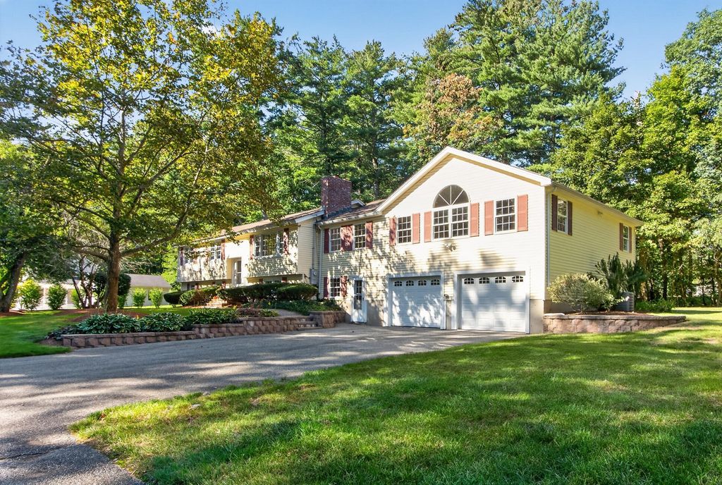 41 Buckingham Drive, Billerica, MA 01821