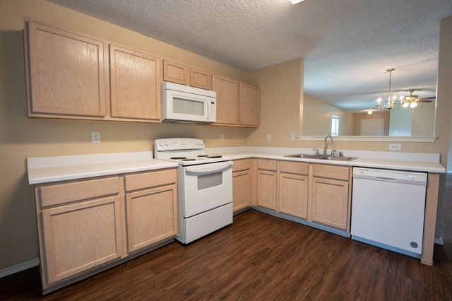 3841 Meredith Lane, Balch Springs, TX 75180