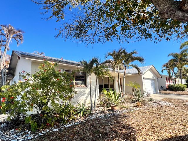 1723 NE 25th Terrace, Jensen Beach, FL 34957