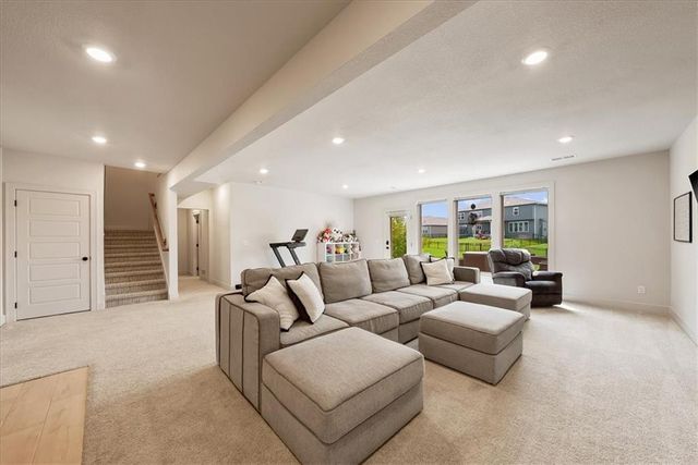 13403 W 181st Terrace, Overland Park, KS 66013
