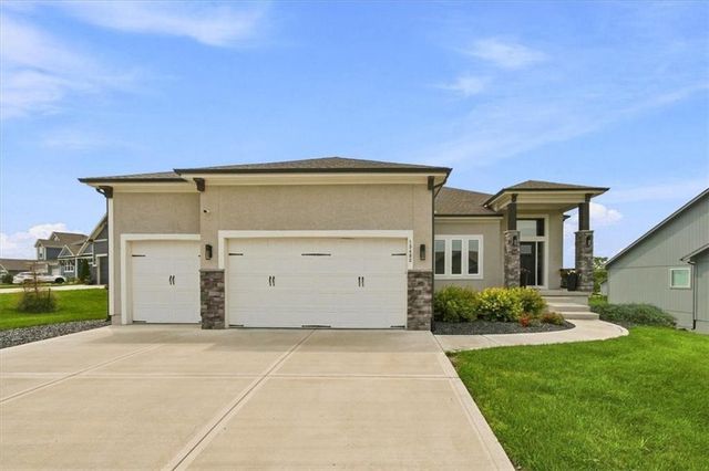 13403 W 181st Terrace, Overland Park, KS 66013