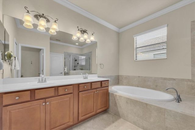 319 WHISPERING PALMS LANE, Bradenton, FL 34212