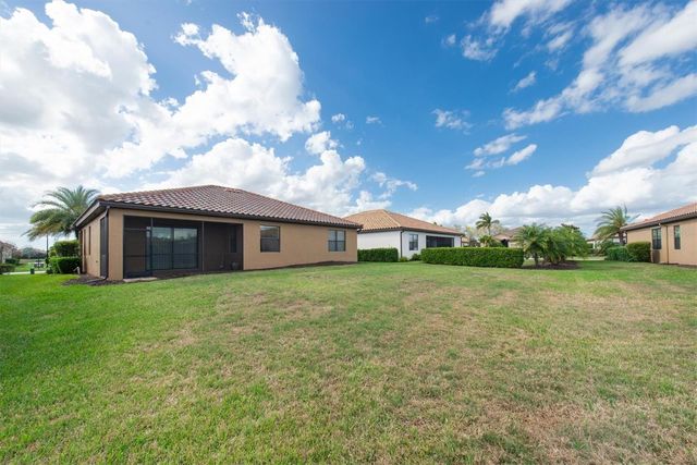 319 WHISPERING PALMS LANE, Bradenton, FL 34212