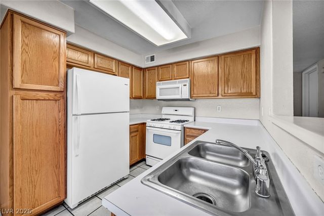 3144 Tarpon Drive 102, Las Vegas, NV 89120