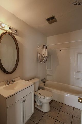 1640 HAWES AVENUE, Wichita Falls, TX 76301