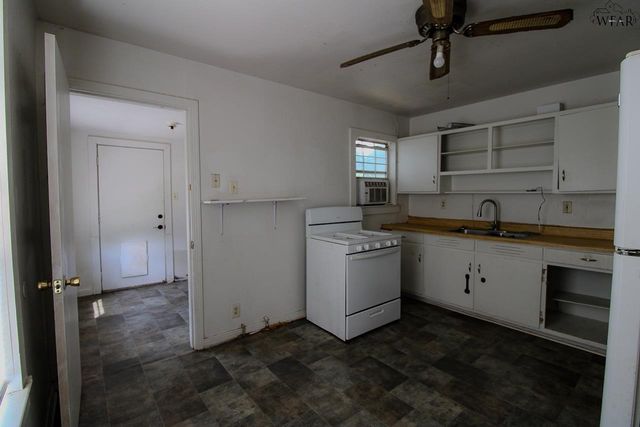 1640 HAWES AVENUE, Wichita Falls, TX 76301