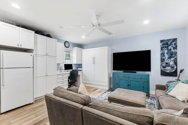 20 NW 11th Street, Delray Beach, FL 33444