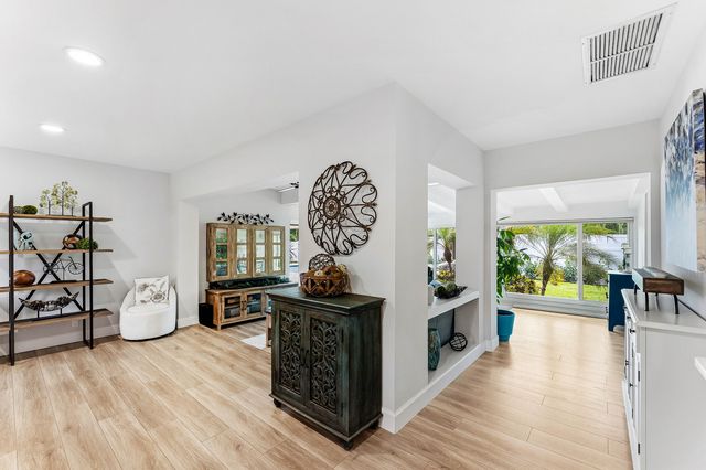 20 NW 11th Street, Delray Beach, FL 33444