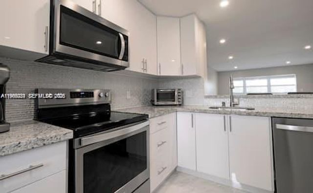 1501 S Ocean Blvd Apt 323, Lauderdale By The Sea, FL 33062