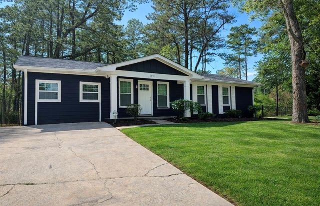 1551 Pine Glen Circle, Decatur, GA 30035