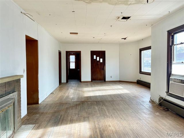 903 N Van Buren Street, Litchfield, IL 62056