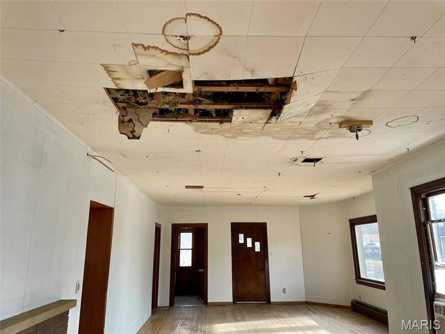 903 N Van Buren Street, Litchfield, IL 62056