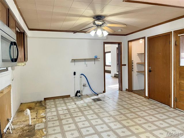 903 N Van Buren Street, Litchfield, IL 62056