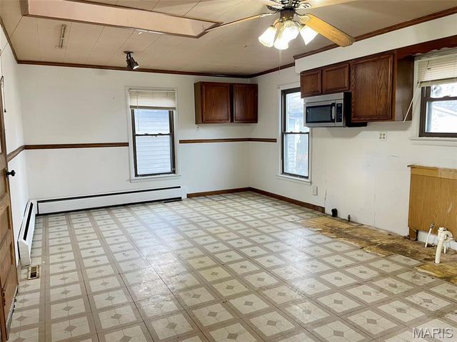 903 N Van Buren Street, Litchfield, IL 62056