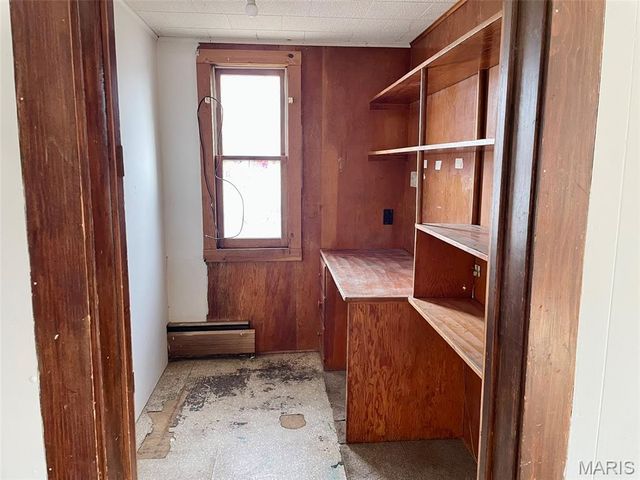 903 N Van Buren Street, Litchfield, IL 62056