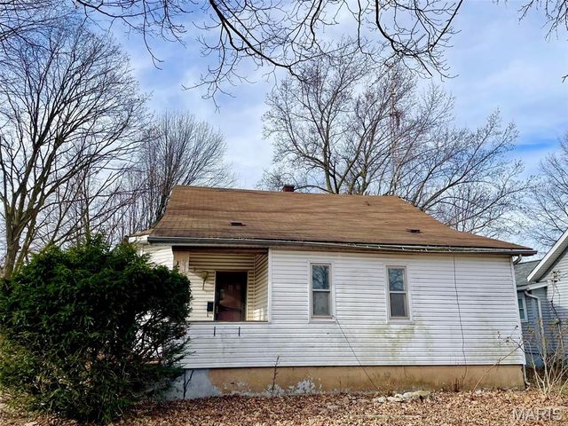 903 N Van Buren Street, Litchfield, IL 62056