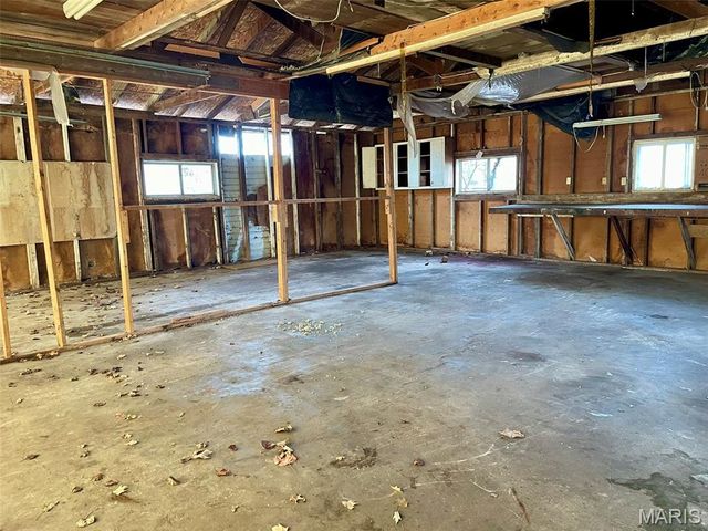 903 N Van Buren Street, Litchfield, IL 62056