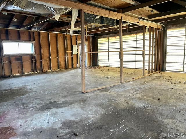 903 N Van Buren Street, Litchfield, IL 62056