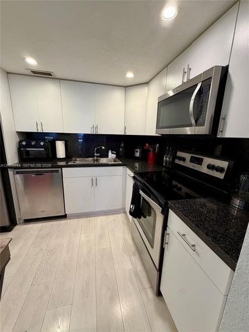 20850 San Simeon Way 3025, Miami, FL 33179