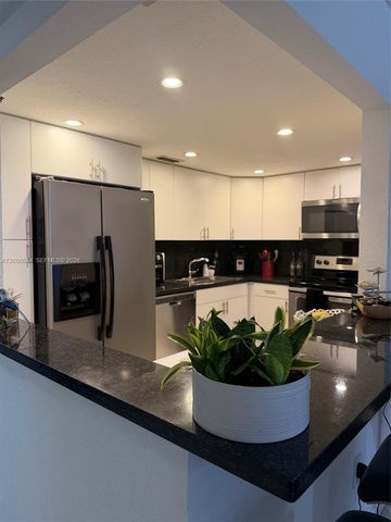 20850 San Simeon Way 3025, Miami, FL 33179