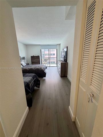 20850 San Simeon Way 3025, Miami, FL 33179