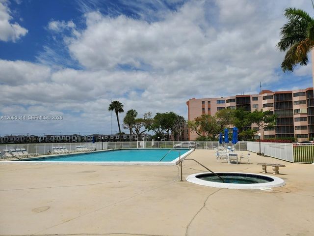 20850 San Simeon Way 3025, Miami, FL 33179