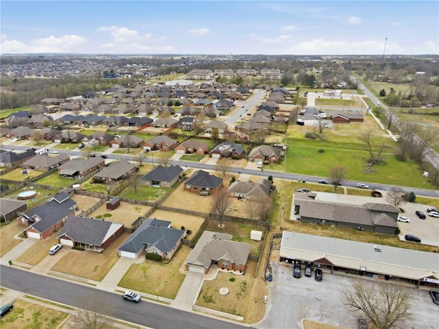 194 Hailey Drive, Centerton, AR 72719