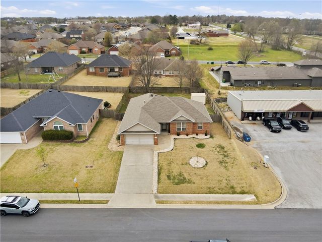 194 Hailey Drive, Centerton, AR 72719