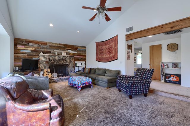 42997 E Mountain View Lane, Oakhurst, CA 93644