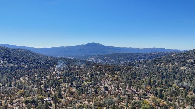 42997 E Mountain View Lane, Oakhurst, CA 93644