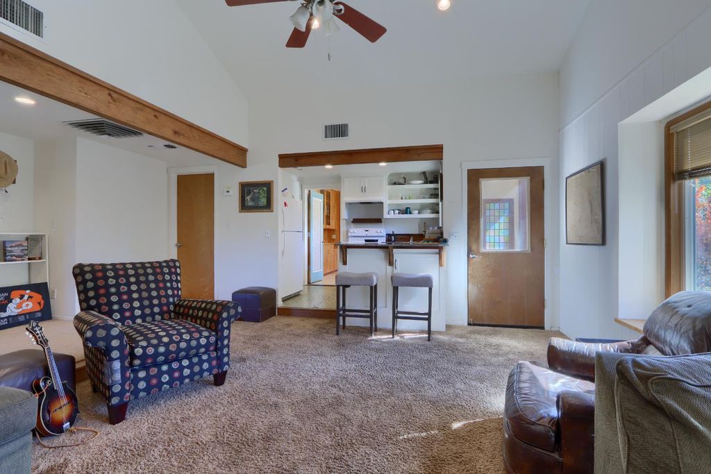 Image 18 of property listing at 42997 E Mountain View Lane, Oakhurst, CA 93644