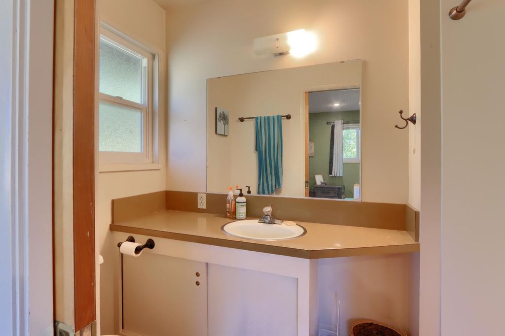 Image 25 of property listing at 42997 E Mountain View Lane, Oakhurst, CA 93644