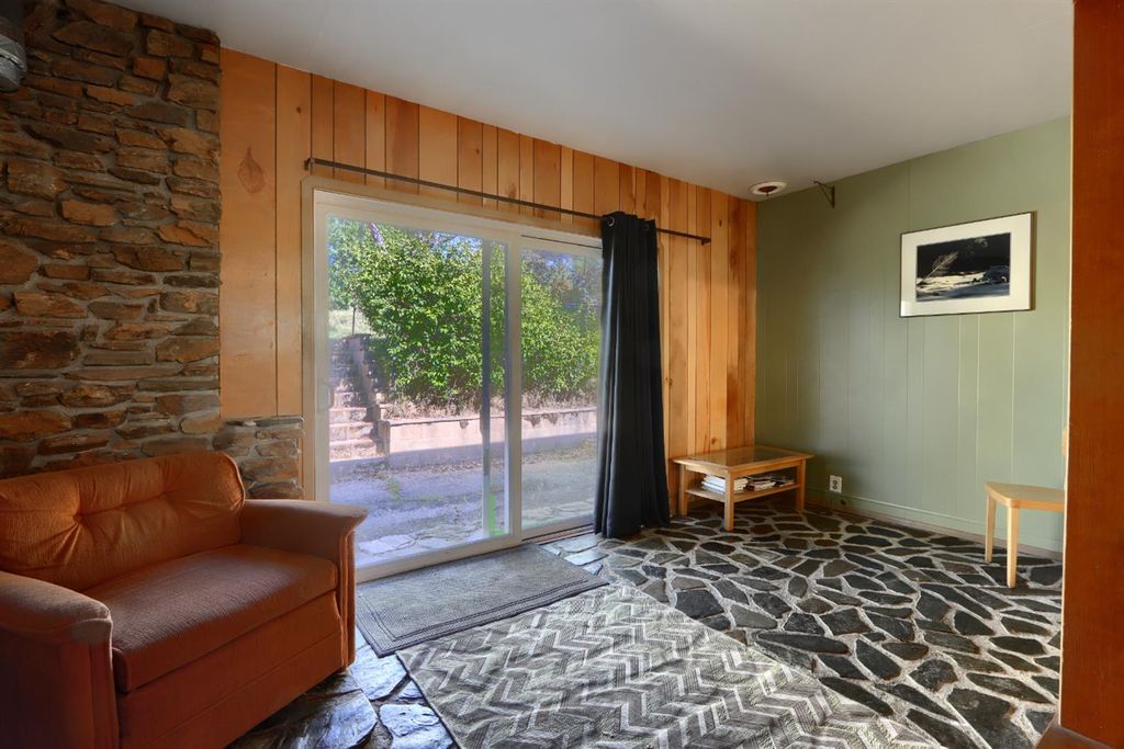 Image 29 of property listing at 42997 E Mountain View Lane, Oakhurst, CA 93644