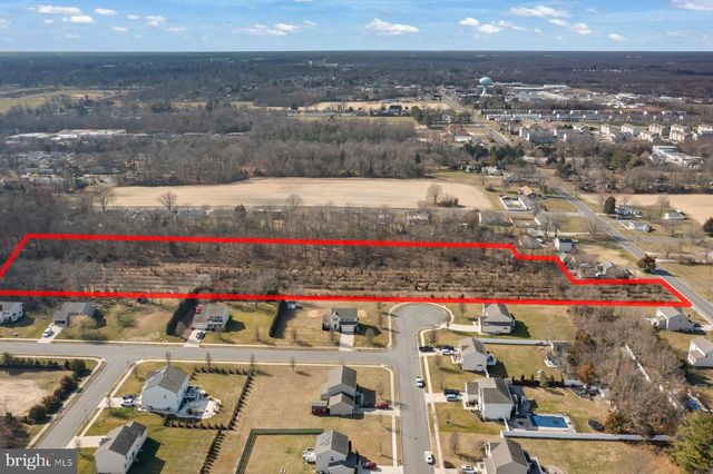 E OAK RD E, Vineland, NJ 08361