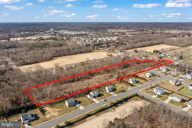 E OAK RD E, Vineland, NJ 08361