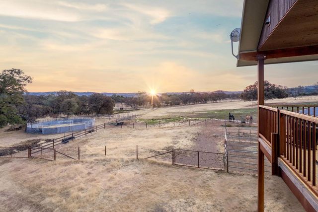 8813 Hayes Ln, Smartsville, CA 95977