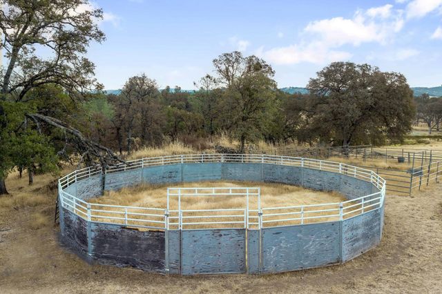 8813 Hayes Ln, Smartsville, CA 95977