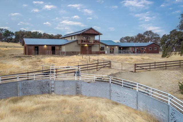 8813 Hayes Ln, Smartsville, CA 95977