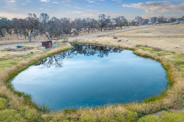 8813 Hayes Ln, Smartsville, CA 95977