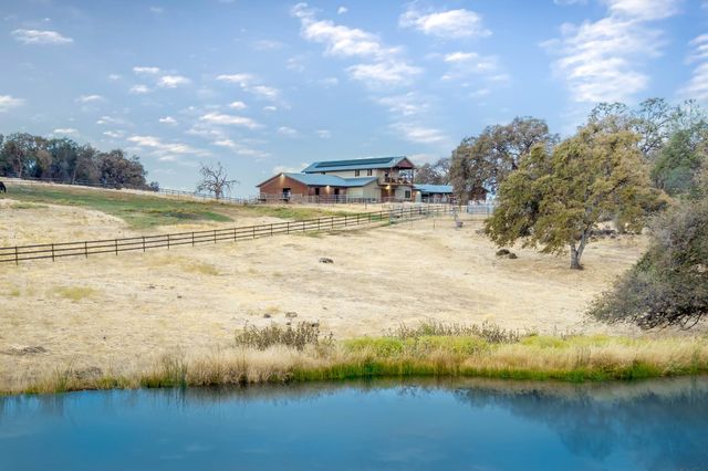 8813 Hayes Ln, Smartsville, CA 95977