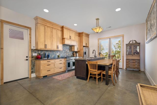 8813 Hayes Ln, Smartsville, CA 95977