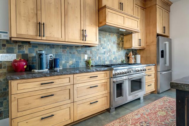 8813 Hayes Ln, Smartsville, CA 95977