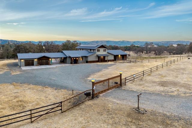 8813 Hayes Ln, Smartsville, CA 95977