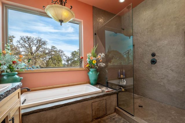 8813 Hayes Ln, Smartsville, CA 95977